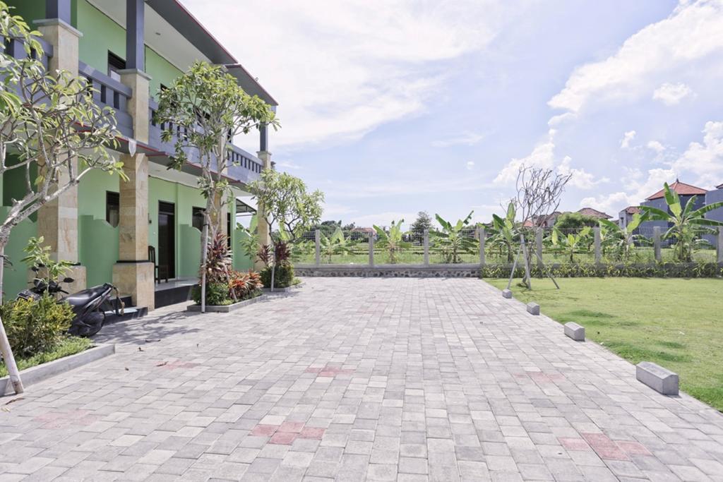 Reddoorz @ Kerobokan Canggu Кута Экстерьер фото